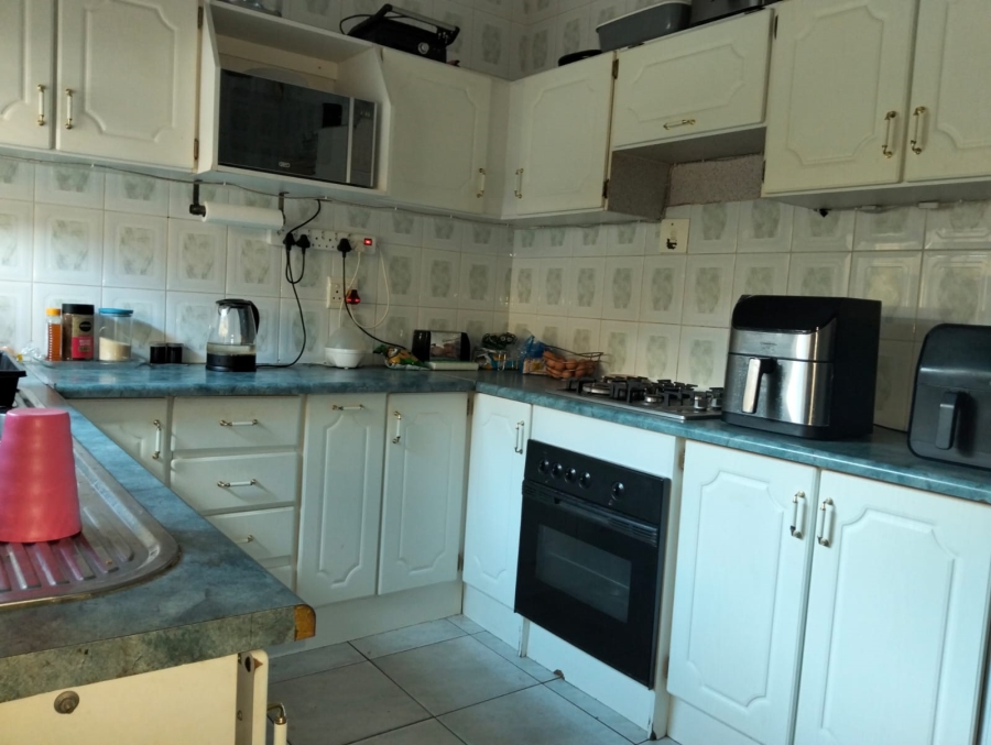 3 Bedroom Property for Sale in Geelhoutpark North West